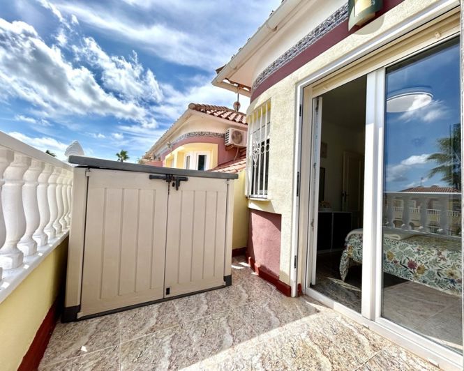 Image No.15-3 Bed Townhouse for sale