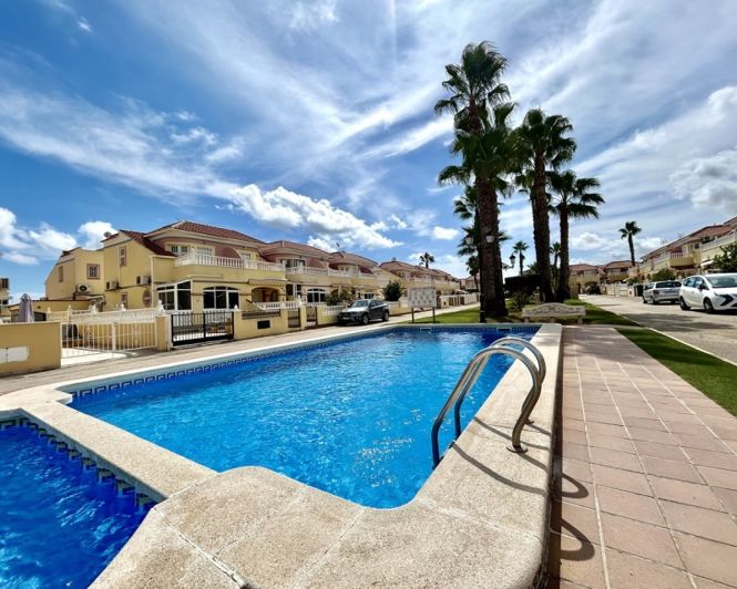 Image No.2-3 Bed Townhouse for sale