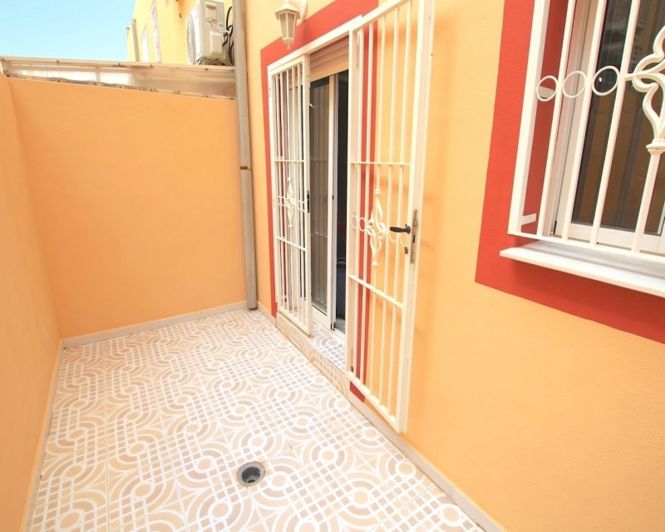 Image No.16-2 Bed Townhouse for sale