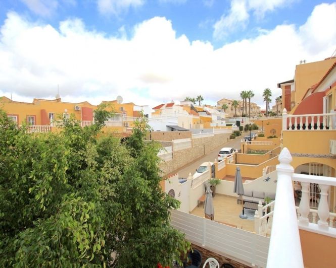 Image No.25-2 Bed Townhouse for sale