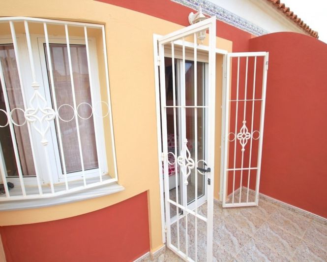 Image No.27-2 Bed Townhouse for sale