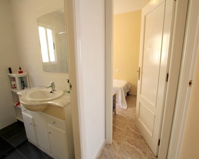 Image No.21-2 Bed Townhouse for sale