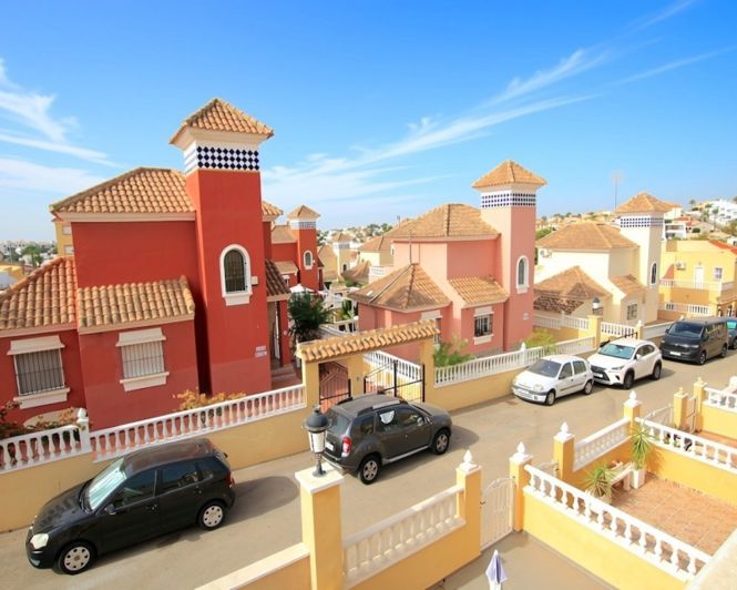 Image No.31-2 Bed Townhouse for sale