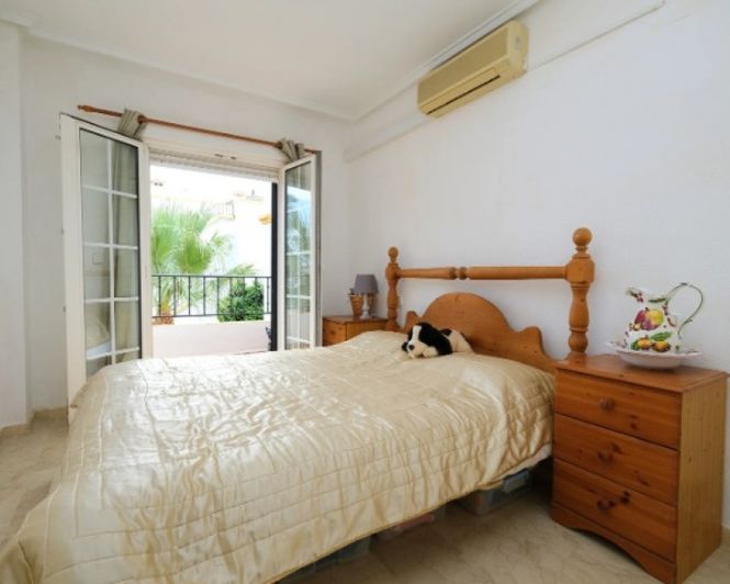 Image No.20-2 Bed Townhouse for sale