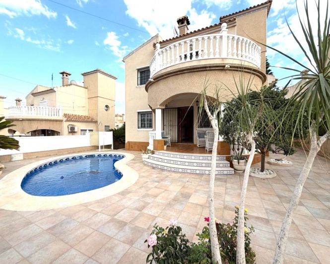 Image No.16-3 Bed Villa for sale