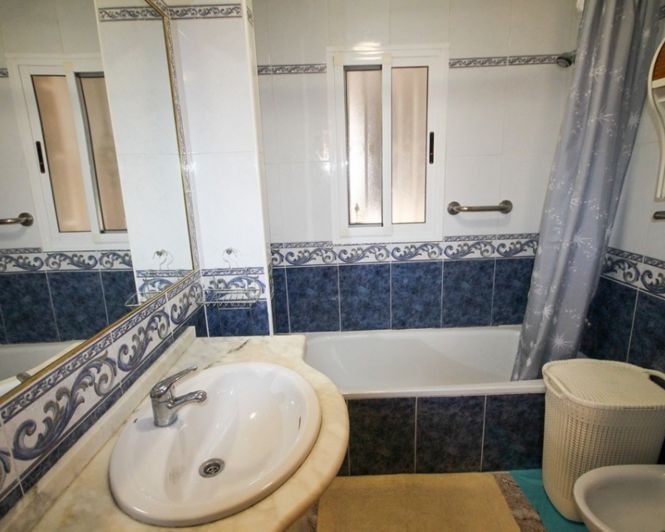 Image No.20-4 Bed Townhouse for sale