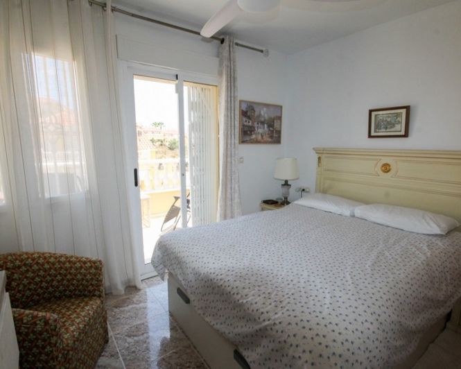 Image No.21-4 Bed Townhouse for sale