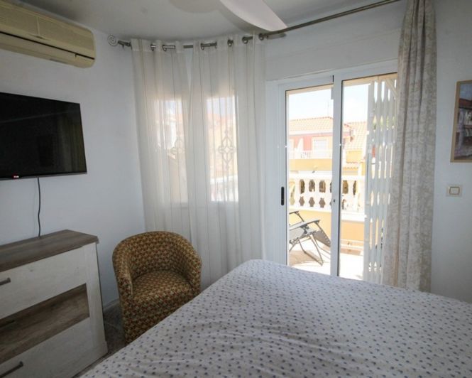 Image No.23-4 Bed Townhouse for sale