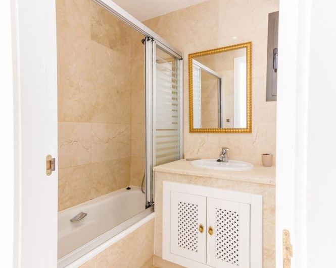 Image No.12-2 Bed Apartment for sale