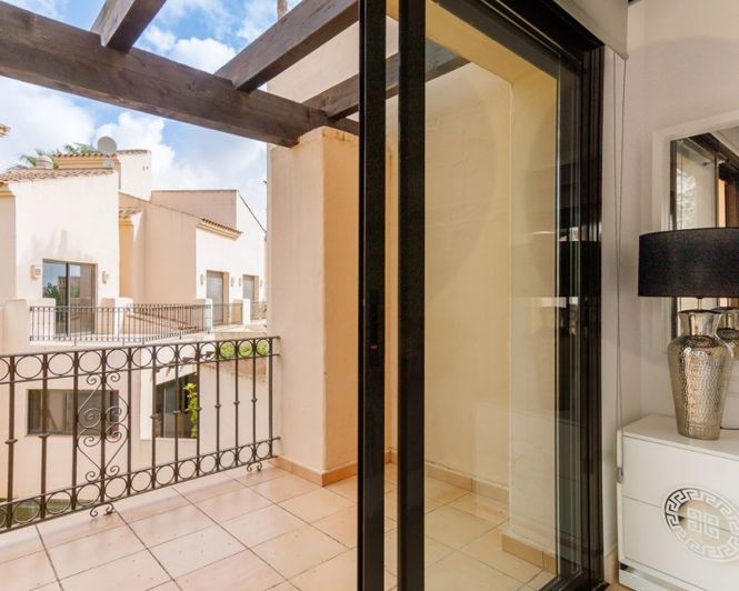 Image No.17-3 Bed Townhouse for sale