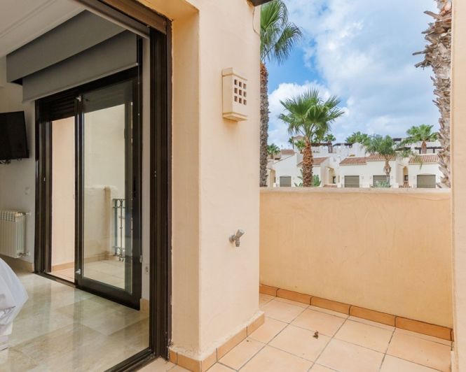 Image No.18-3 Bed Townhouse for sale