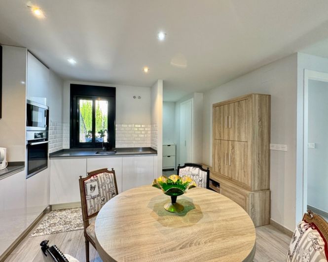 Image No.23-2 Bed Apartment for sale