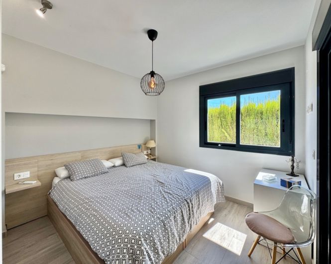 Image No.8-2 Bed Apartment for sale
