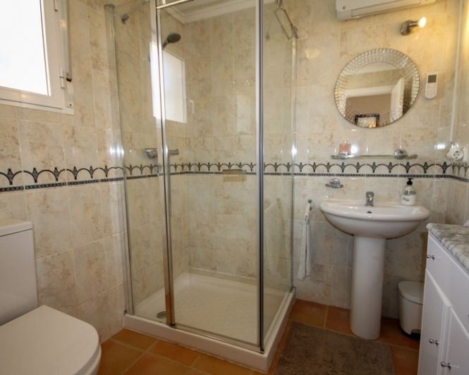 Image No.16-4 Bed Townhouse for sale