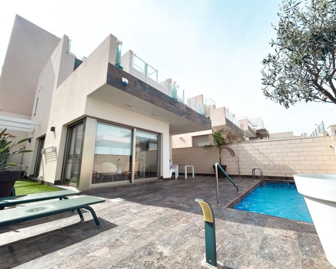 Image No.33-3 Bed Villa for sale