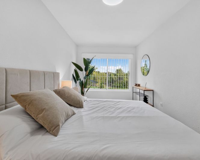 Image No.11-2 Bed Townhouse for sale