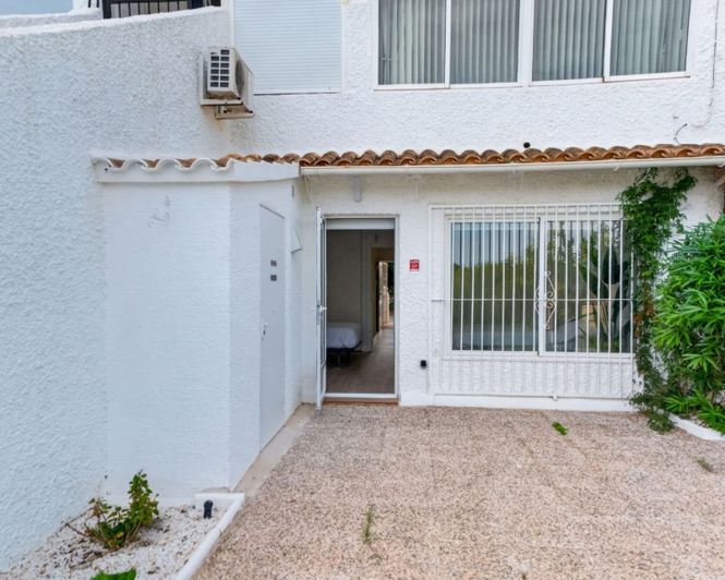 Image No.21-2 Bed Townhouse for sale