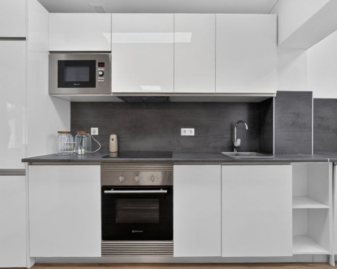 Image No.8-2 Bed Townhouse for sale