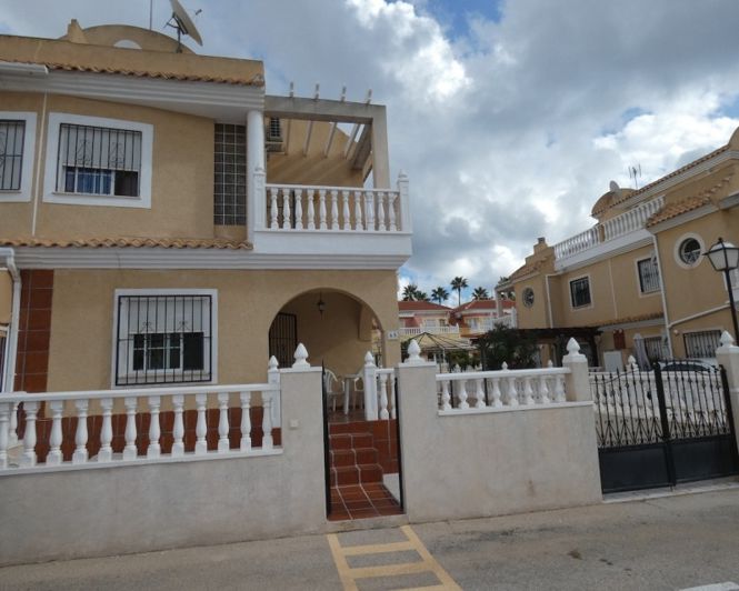 Image No.3-3 Bed Townhouse for sale