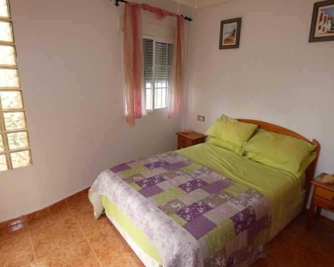 Image No.31-3 Bed Townhouse for sale