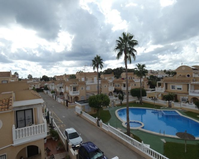 Image No.36-3 Bed Townhouse for sale