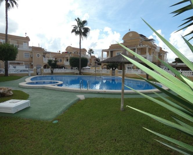 Image No.42-3 Bed Townhouse for sale