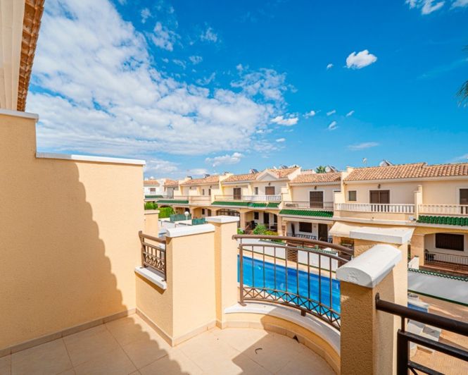 Image No.26-2 Bed Townhouse for sale