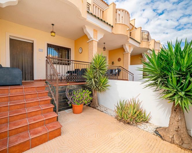 Image No.31-2 Bed Townhouse for sale