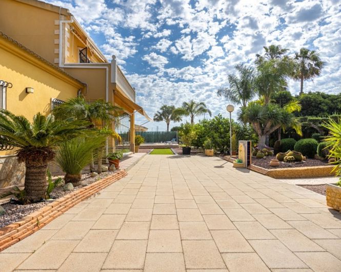 Image No.46-5 Bed Villa for sale