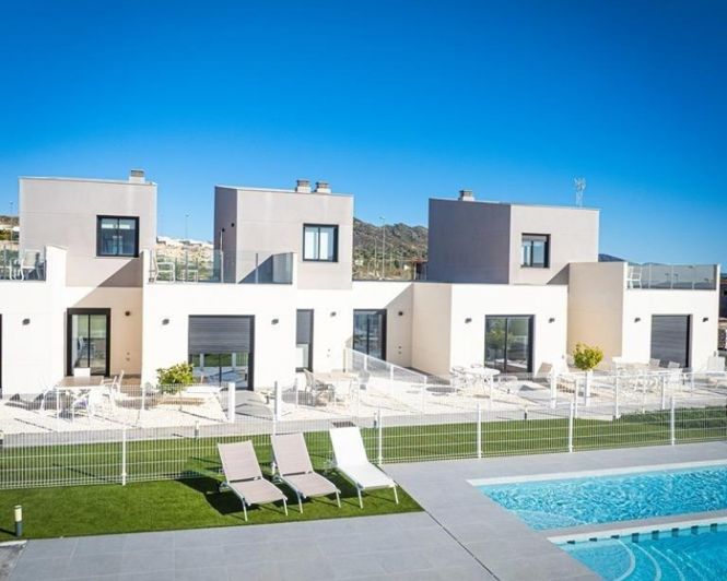 Image No.42-2 Bed Townhouse for sale
