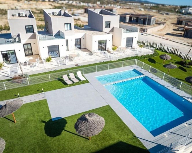 Image No.43-2 Bed Townhouse for sale