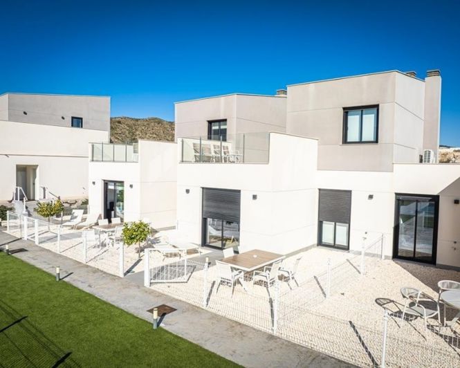 Image No.50-2 Bed Townhouse for sale