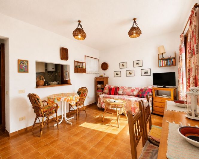 Image No.13-2 Bed Townhouse for sale