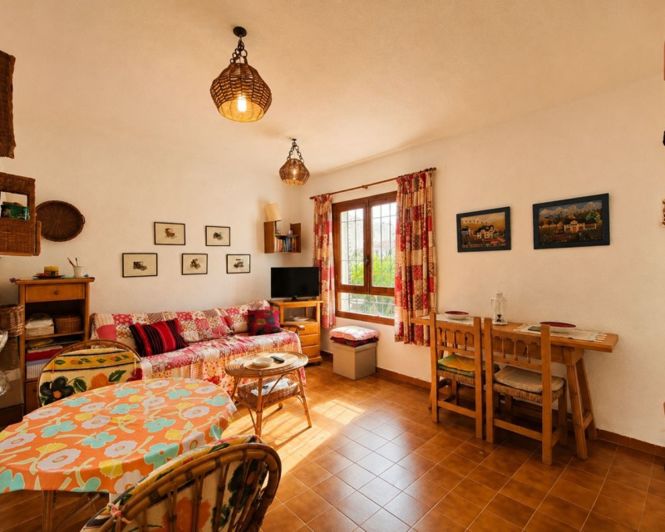 Image No.15-2 Bed Townhouse for sale