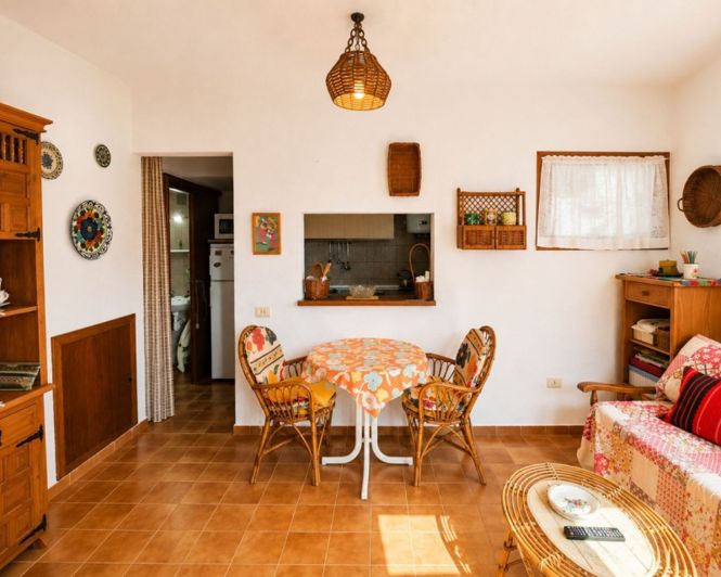 Image No.19-2 Bed Townhouse for sale