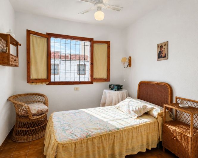 Image No.21-2 Bed Townhouse for sale