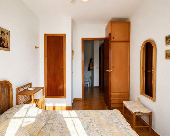 Image No.30-2 Bed Townhouse for sale