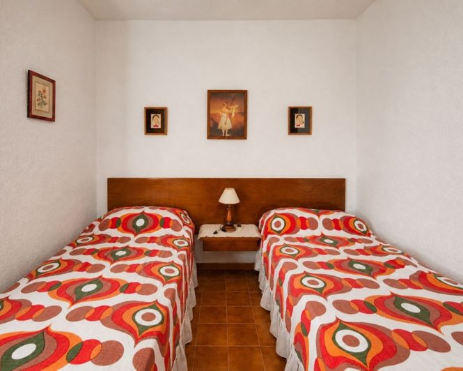 Image No.36-2 Bed Townhouse for sale