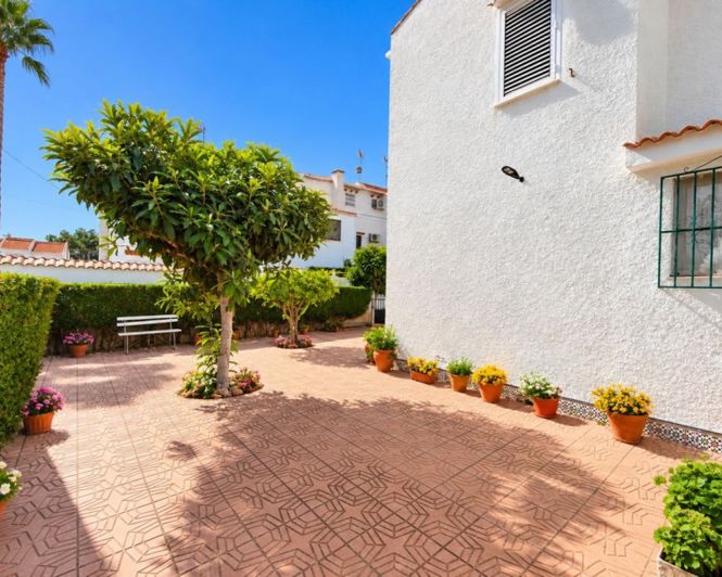 Image No.7-2 Bed Townhouse for sale
