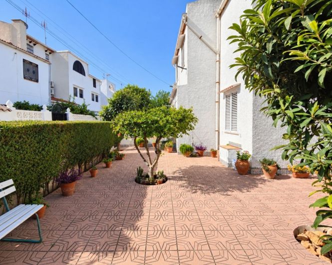Image No.8-2 Bed Townhouse for sale