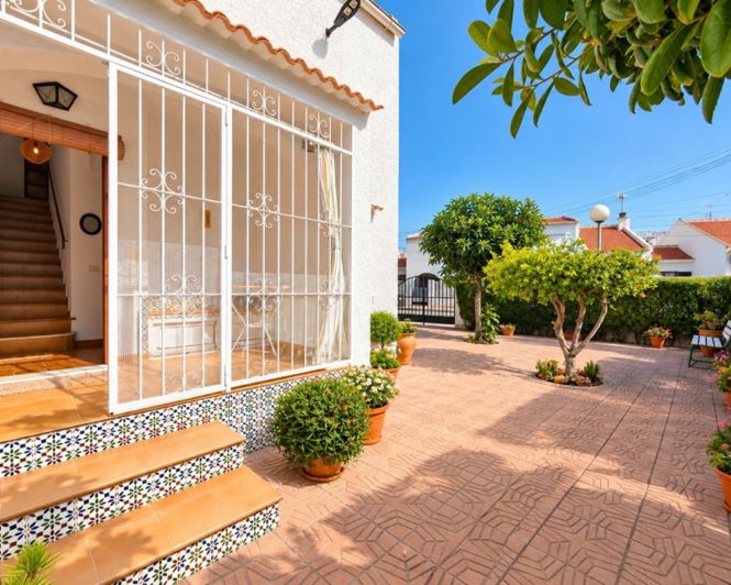 Image No.9-2 Bed Townhouse for sale