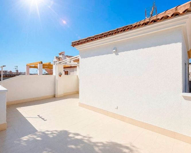 Image No.17-3 Bed Townhouse for sale