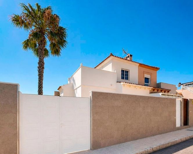 Image No.18-3 Bed Townhouse for sale
