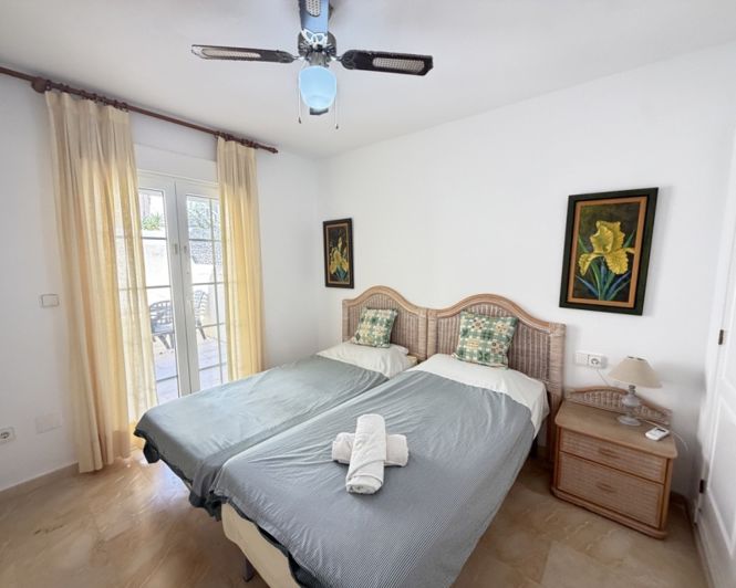 Image No.15-3 Bed Townhouse for sale