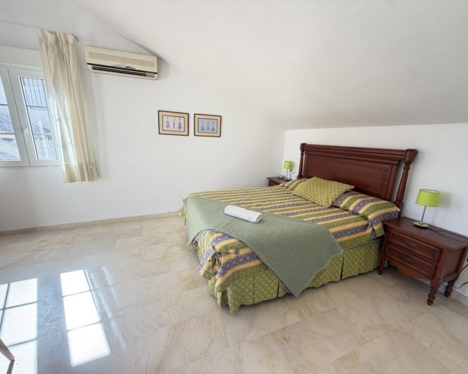 Image No.22-3 Bed Townhouse for sale