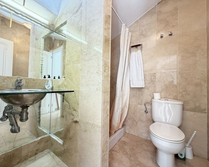 Image No.23-3 Bed Townhouse for sale