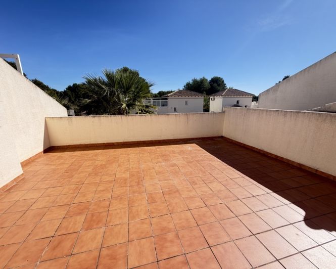 Image No.25-3 Bed Townhouse for sale