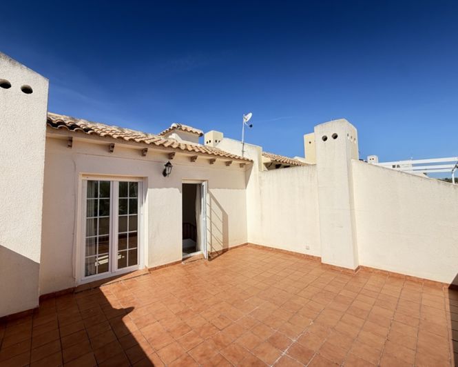 Image No.26-3 Bed Townhouse for sale