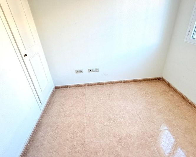 Image No.19-3 Bed Townhouse for sale