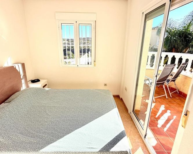 Image No.21-3 Bed Townhouse for sale